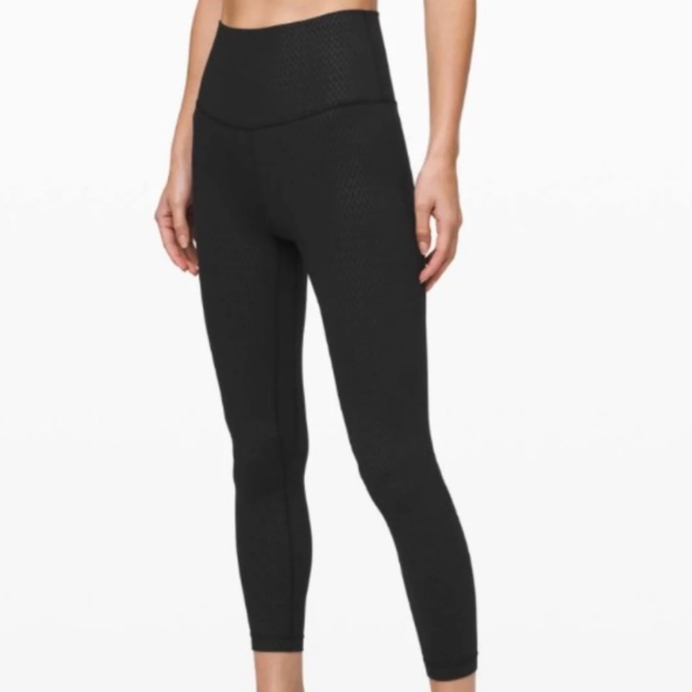 Lululemon WU high rise tight 25” emboss black